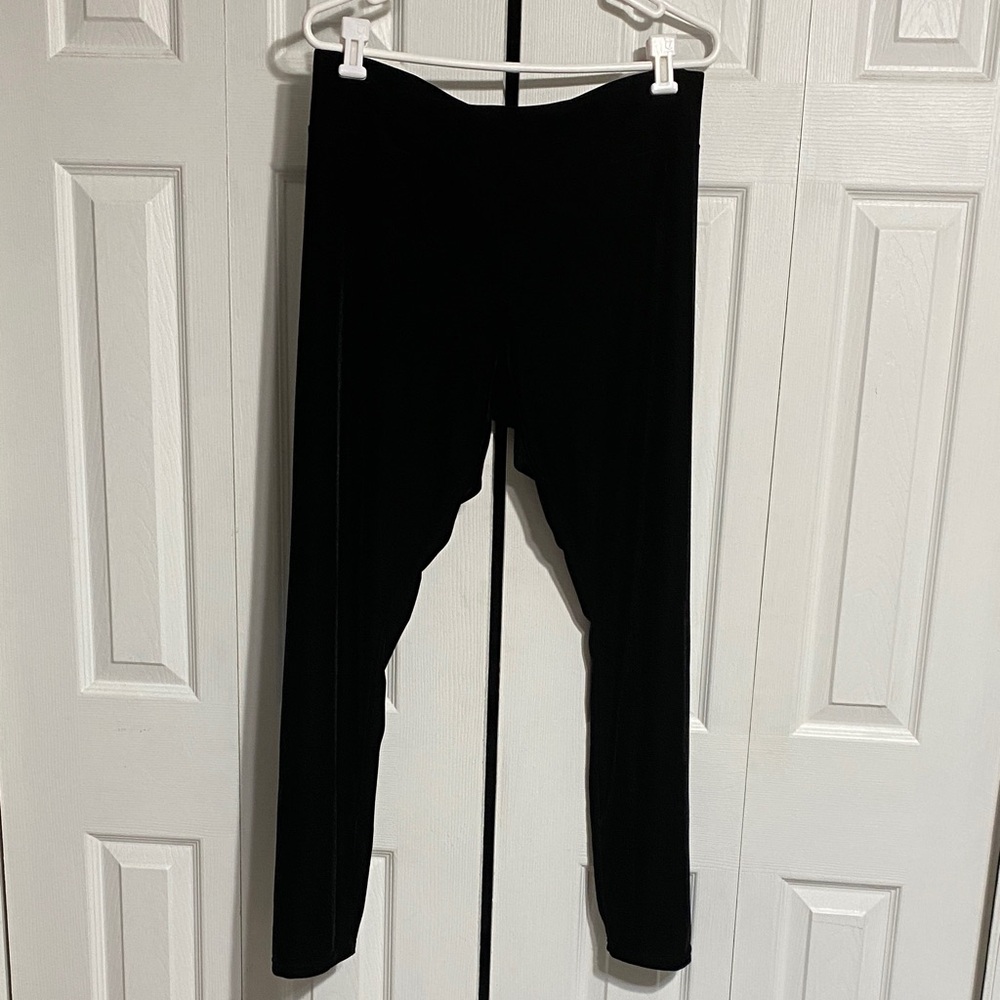 Hue black velvet leggings pants size XL